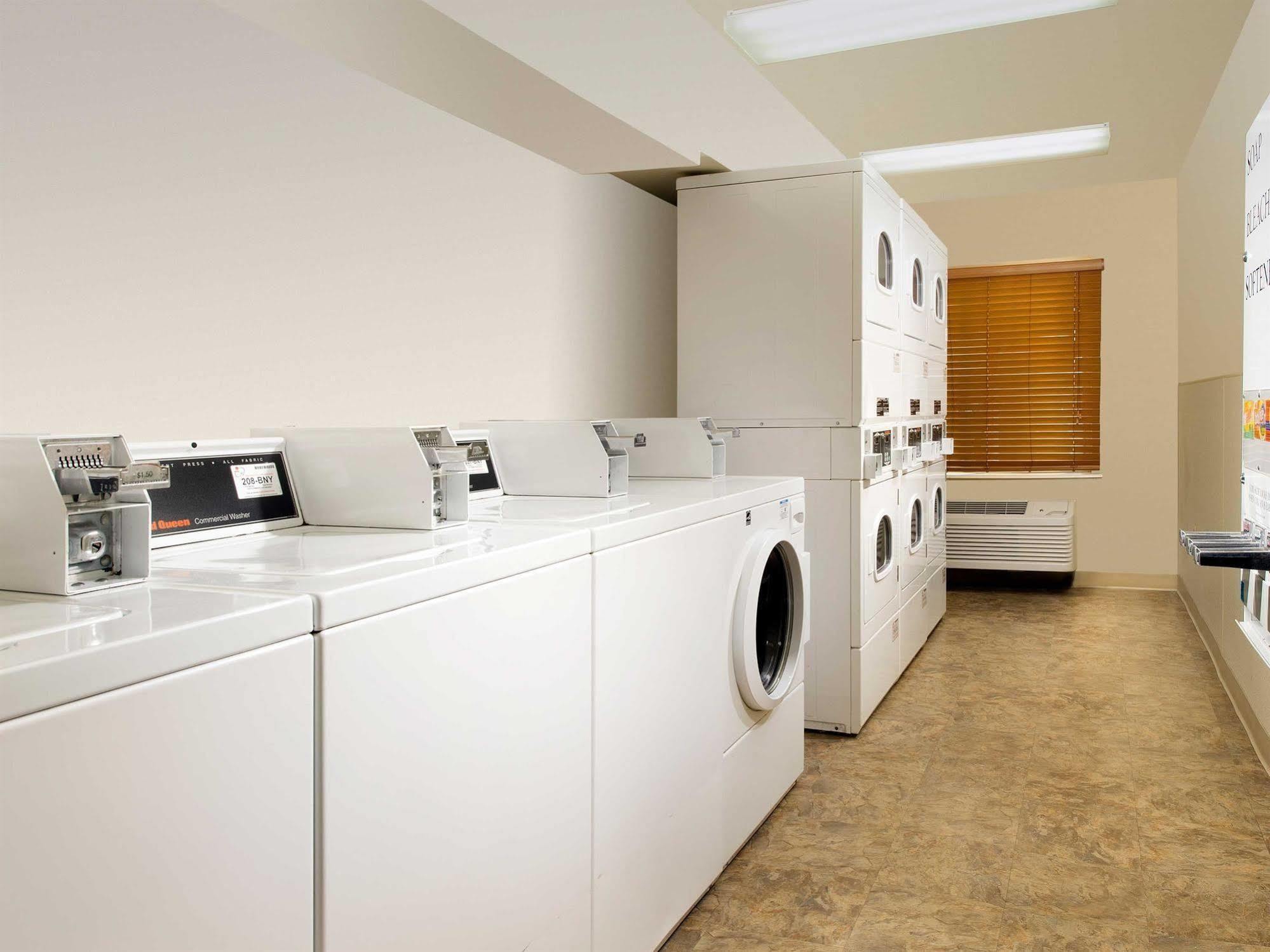 Woodspring Suites Tulsa Dış mekan fotoğraf
